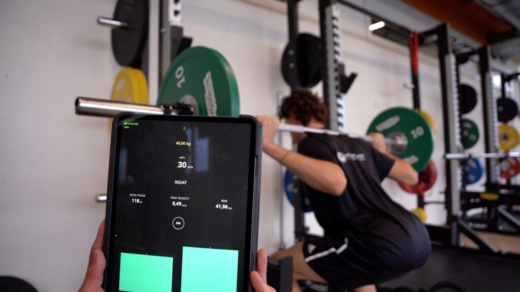 Verdiepende level 3-specialisatie: met bewegingssnelheid de intensiteit en effectiviteit van krachttraining bij voetballers monitoren en sturen.